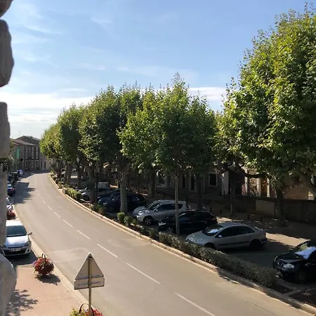 L'esplanade, En Centre-ville Au Calme
